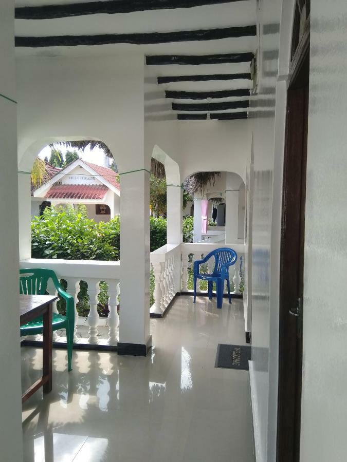 H&h Beach Bungalows